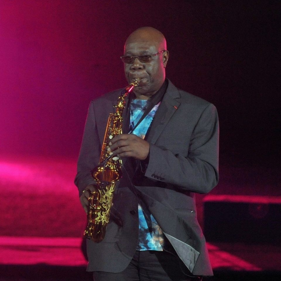 Article : Non, le coronavirus n&rsquo;a pas vaincu Manu Dibango !